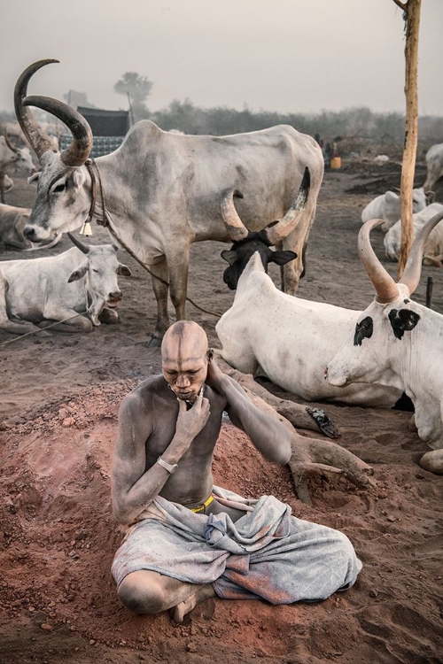 Picture of A MUNDARI MAN IN SITU