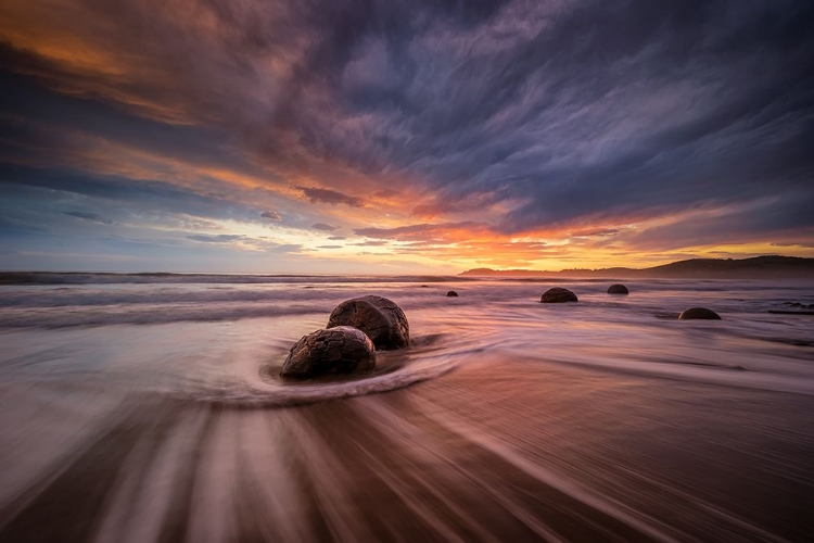 Picture of MOERAKI BOULDERS