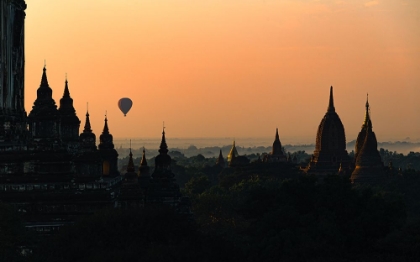 Picture of SUNRISE IN BAGAN