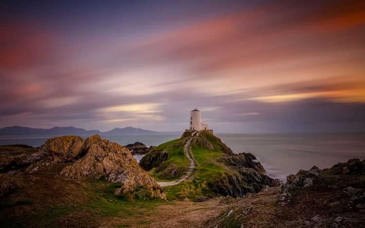 Picture of YNYS-LLANDDWYN LIGHTHOUSE