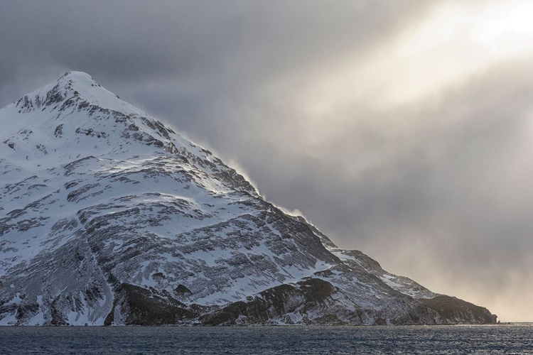 Picture of SOUTHERN OCEAN-SOUTH GEORGIA-SALISBURY PLAIN-SNOWY PEAKS SURROUND SALISBURY PLAIN