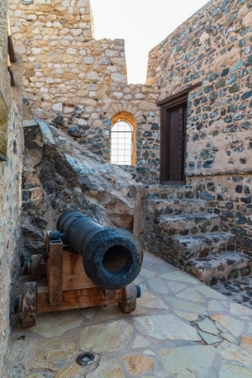 Picture of MIDDLE EAST-ARABIAN PENINSULA-OMAN-MUSCAT-MUTTRAH-ANCIENT CANNON AT MUTTRAH FORT