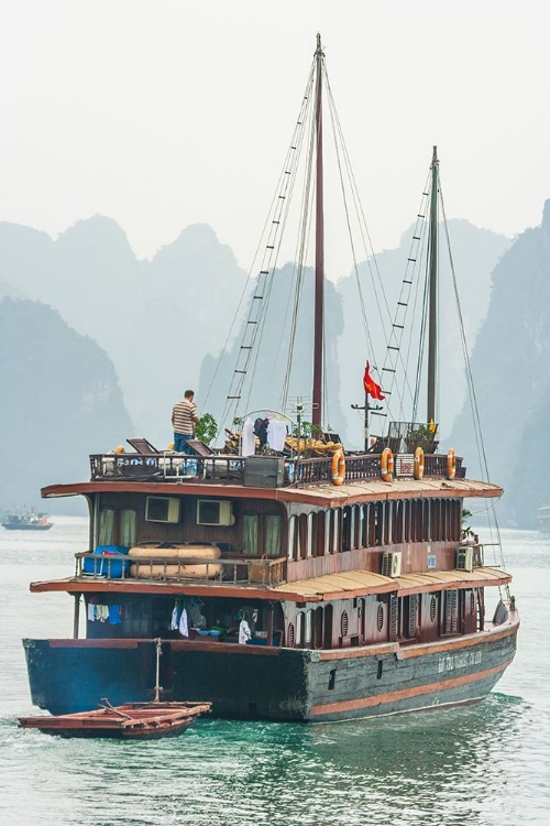 Picture of BAY-VIETNAM-UNESCO WORLD HERITAGE SITE-JUNK IN THE BAY