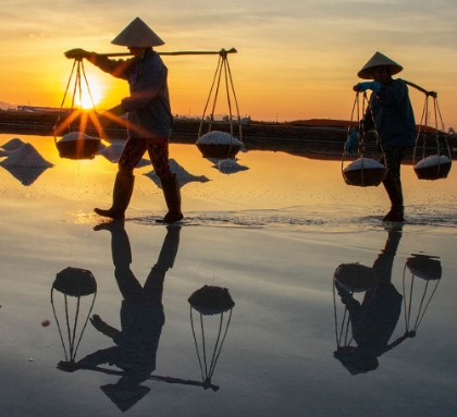 Picture of VIETNAM-DOC LET SALT LAKE-WORKERS HARVESTING THE SALT-EARLY MORNING SUNRISE