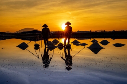 Picture of VIETNAM-DOC LET SALT LAKE-WORKERS HARVESTING THE SALT-EARLY MORNING SUNRISE