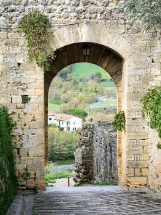 Picture of ITALY-CHIANTI-MONTERIGGIONI LOOKING OUT AN ARCHED ENTRANCE INTO THE WALLED TOWN