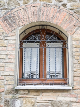 Picture of ITALY-TUSCANY-PROVINCE OF SIENA-MONTALCINO IRON-BARRED WINDOW