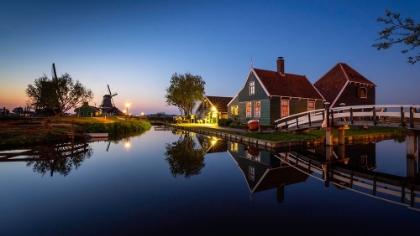 Picture of EUROPE-THE NETHERLANDS-ZAANDAM-ZAANSE SCHANS AT SUNSET