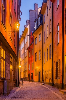 Picture of SWEDEN-STOCKHOLM-GAMLA STAN-OLD TOWN-ROYAL PALACE-OLD TOWN STREET-DUSK