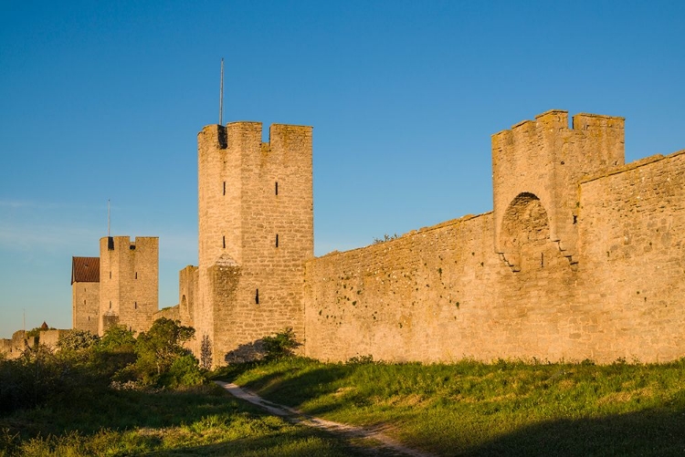 Picture of SWEDEN-GOTLAND ISLAND-VISBY-12TH CENTURY CITY WALL-MOST COMPLETE MEDIEVAL CITY WALL IN EUROPE-DAWN