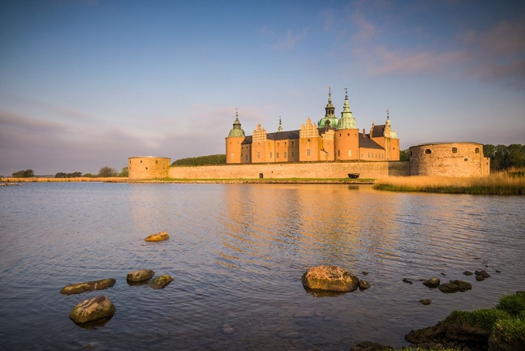 Picture of SWEDEN-KALMAR-KALMAR SLOTT CASTLE-DAWN