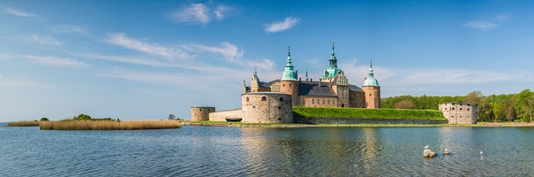 Picture of SWEDEN-KALMAR-KALMAR SLOTT CASTLE