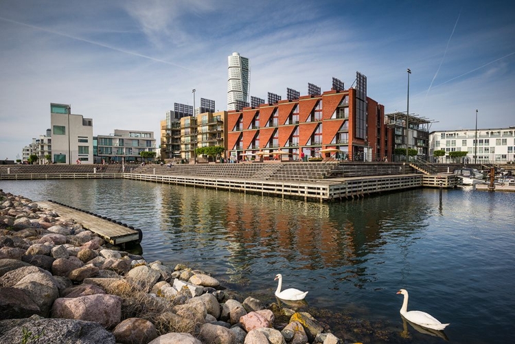 Picture of SWEDEN-SCANIA-MALMO-TURNING TORSO BUILDING-DESIGNED BY ARCHITECT SANTIAGO CALATRAVA-2005 WITH VASTR