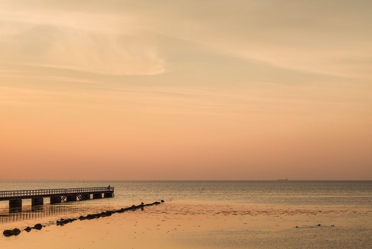 Picture of SWEDEN-SCANIA-MALMO-RIBERBORGS STRANDEN BEACH AREA-PIER AT SUNSET