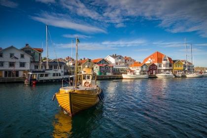 Picture of SWEDEN-BOHUSLAN-SMOGEN-SMOGENBRYGGAN-FISHING BOAT