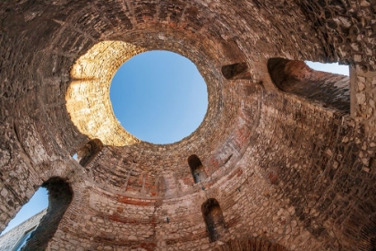 Picture of SPLIT-CROATIA-LOOKING UPWARD INSIDE DIOCLETIANS PALACES PERISTYLE