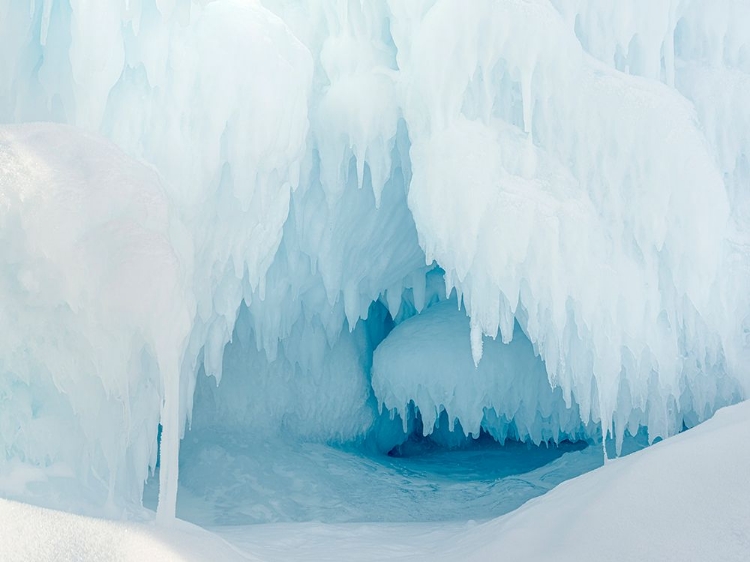 Picture of ICEBERG FROZEN INTO THE SEA ICE OF THE UUMMANNAQ FJORD SYSTEM DURING WINTER-GREENLAND-DANISH TERRIT