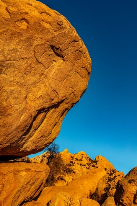 Picture of JUMBLED GRANITE BOULDERS AT COUNCIL ROCKS IN THE DRAGOON MOUNTAINS IN THE CORONADO NATIONAL FOREST-