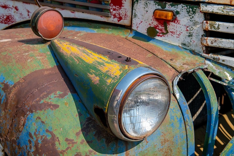 Picture of USA-COLORADO RUSTY OLD VINTAGE TRUCK HEADLIGHT DETAIL