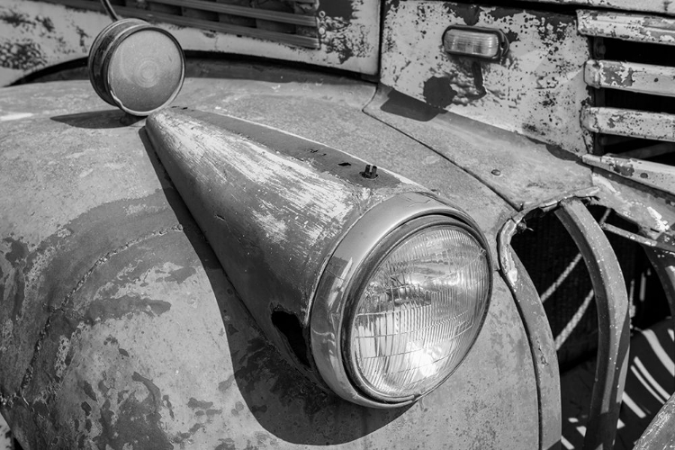 Picture of USA-COLORADO RUSTY OLD VINTAGE TRUCK HEADLIGHT DETAIL