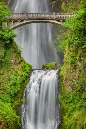 Picture of MULTNOMAH FALLS-COLUMBIA RIVER GORGE-OREGON