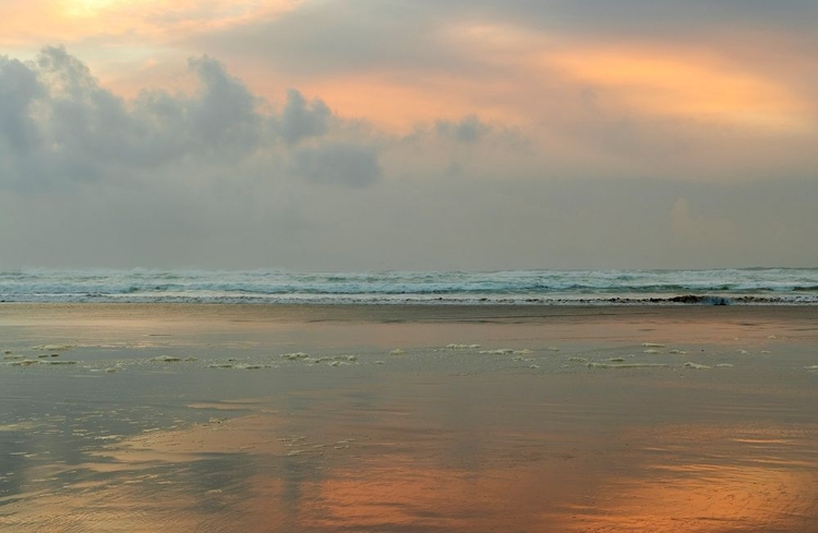 Picture of SUNSET OVER THE PACIFIC OCEAN AT CANNON BEACH-OREGON-USA