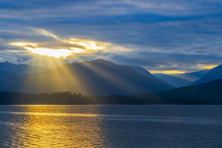Picture of USA-WASHINGTON STATE-SEABECK SUNBURST OVER HOOD CANAL AND OLYMPIC MOUNTAINS AT SUNSET