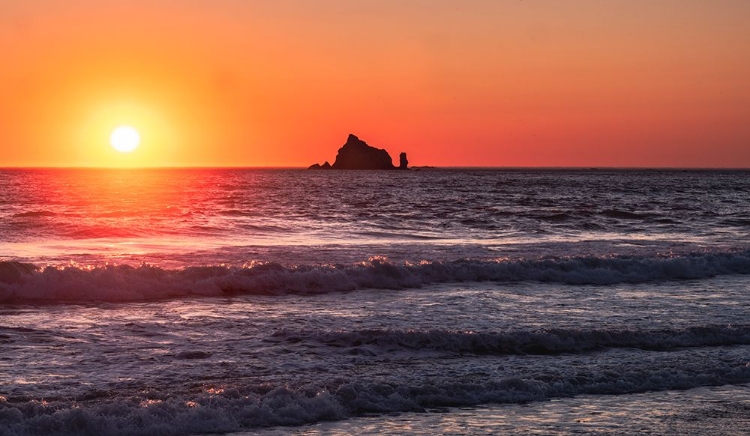 Picture of USA-WASHINGTON-RIALTO BEACH SUNSET