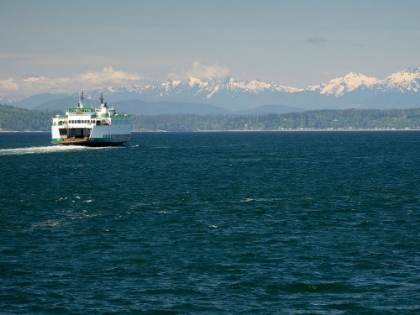 Picture of WASHINGTON STATE-SEATTLE-WASHINGTON STATE FERRY ON ELLIOTT BAY-OLYMPIC MOUNTAINS IN BACKGROUND