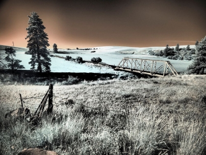 Picture of USA-WASHINGTON STATE-PALOUSE REGION-BRIDGE ACROSS PALOUSE RIVER