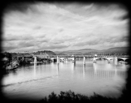 Picture of LOC MARKET ST BRIDGE BW HOLGA