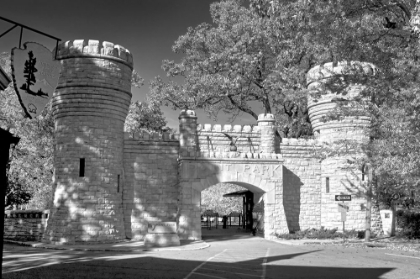 Picture of POINT PARK GATE 2 BW