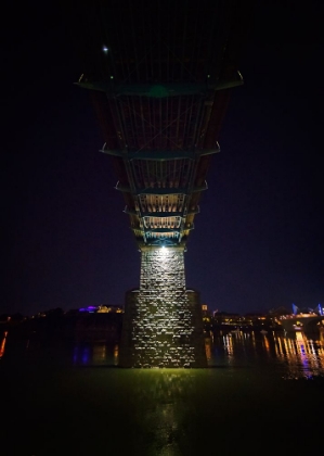 Picture of WALNUT BRIDGE COLUMN NIGHT