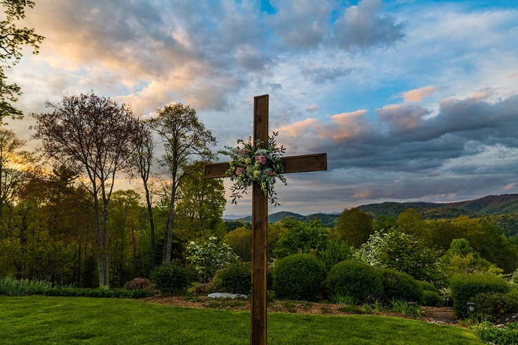 Picture of CASHIERS CROSS