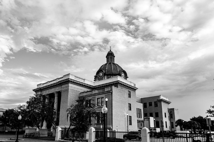 Picture of COURTHOUSE BW