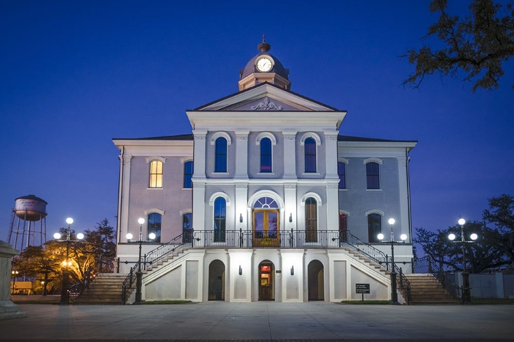 Picture of COURTHOUSE MORNING