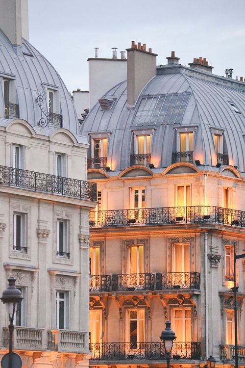 Picture of GOLDEN GLOW IN THE CITY OF LIGHT