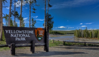 Picture of YELLOWSTONE NATIONAL PARK SIGN