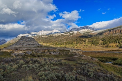 Picture of SODA BUTTE IN YELLOWSTONE