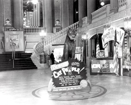 Picture of LOBBY OF THE RIALTO THEATRE DURING CAT PEOPLE PREMIERE, 1940