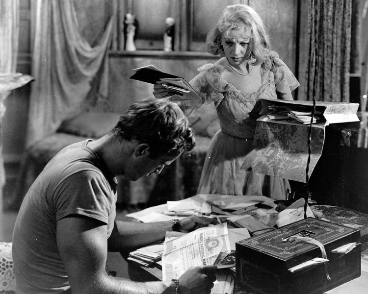 Picture of MARLON BRANDO, VIVIEN LEIGH, A STREETCAR NAMED DESIRE, 1951