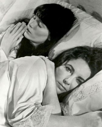 Picture of MIA FARROW, ELIZABETH TAYLOR, SECRET CEREMONY, 1968