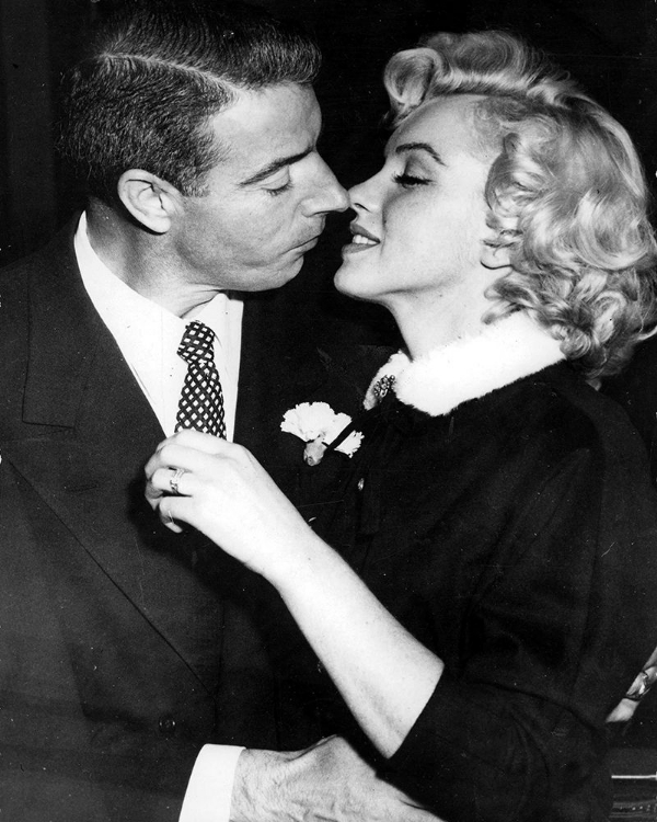 Picture of MARILYN MONROE, JOE DIMAGGIO