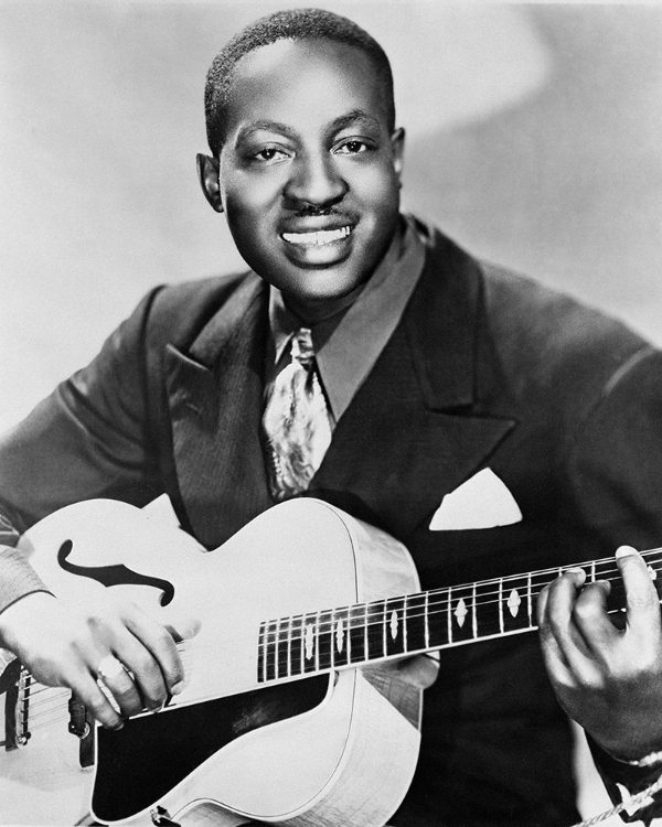 Picture of BIG BILL BROONZY WITH A GIBSON L-7 GUITAR-1951