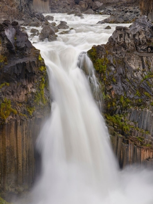 Picture of ALDEYJARFOSS WATERFALL. THE HIGHLANDS OF ICELAND AT THE SPRENGISANDUR SLOPE. EUROPE- ICELAND.