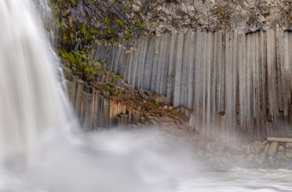 Picture of ALDEYJARFOSS WATERFALL. THE HIGHLANDS OF ICELAND AT THE SPRENGISANDUR SLOPE. EUROPE- ICELAND.