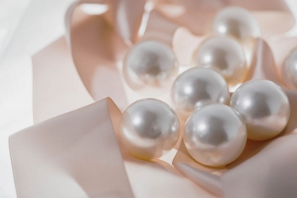 Picture of PEARLS AND RIBBONS