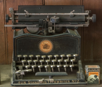 Picture of ANTIQUE TYPEWRITER