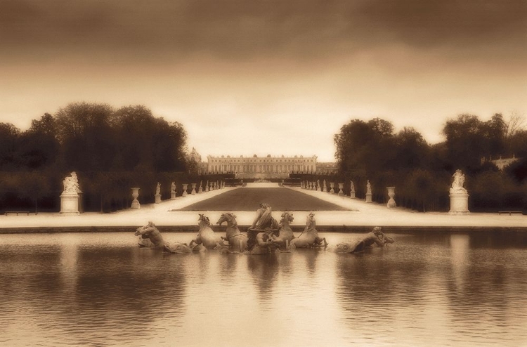 Picture of FOUNTAIN OF APOLLO