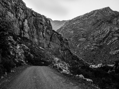 Picture of BLACK AND WHITE MOUNTAIN TRAIL